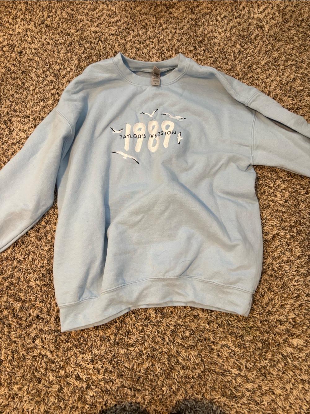 1989 embroidered crewneck